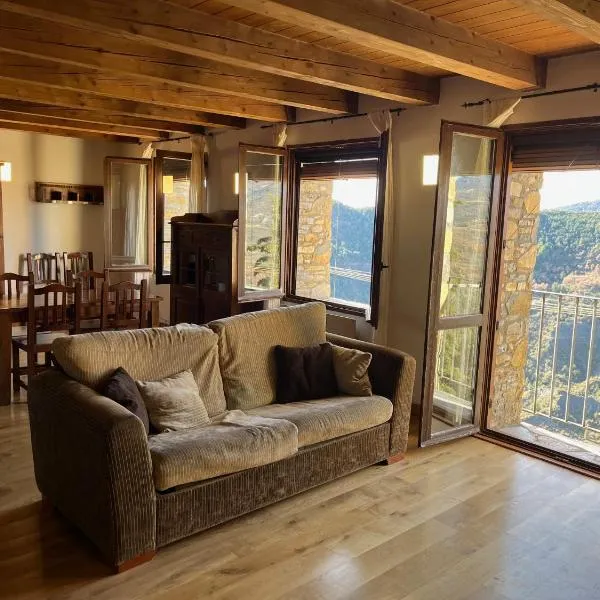 Duplex in Roda de Isábena, hotel v destinaci Roda de Isábena