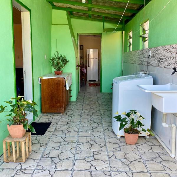 Casa Privativa com Varanda Gourmet e Churrasqueira- Pet Friendly- Wi-Fi e Garagem - Foto 3