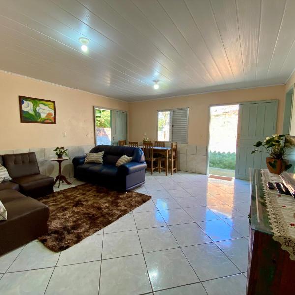 Casa Privativa com Varanda Gourmet e Churrasqueira- Pet Friendly- Wi-Fi e Garagem - Foto 5