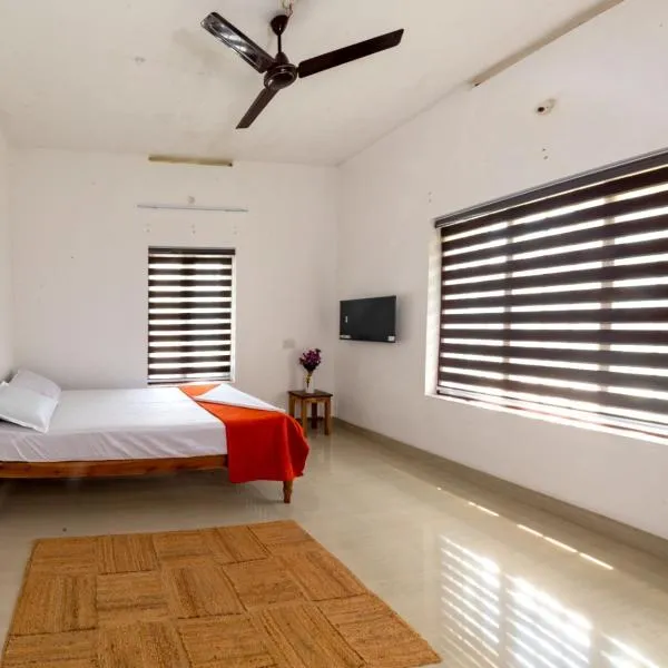 Rams Guest House Samudra-Walk to Cliff,Odayam,Black Beach Varkala, hotel v destinaci Varkala