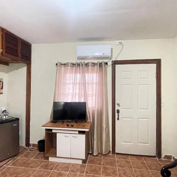 habitaciones full equipadas a solo 10 minutos del aeropuerto Panamá pasifico a 20 minutos de ciudad centros comerciales y lugares turísticos playa a 5 minutos trasporte y guía del huésped solicitado, hotel v destinaci ArraijÃ¡n