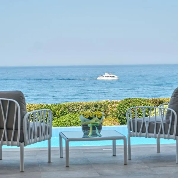 Olymp Luxury Villa C - Seafront Elegance with Infinity Pool and Exclusive Lifestyle, khách sạn ở Kissonerga