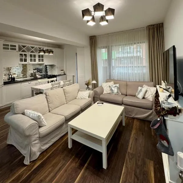 Central Luxury Apartment - Private parking - Self check in - Bujorului Residence, hotel in Craiova