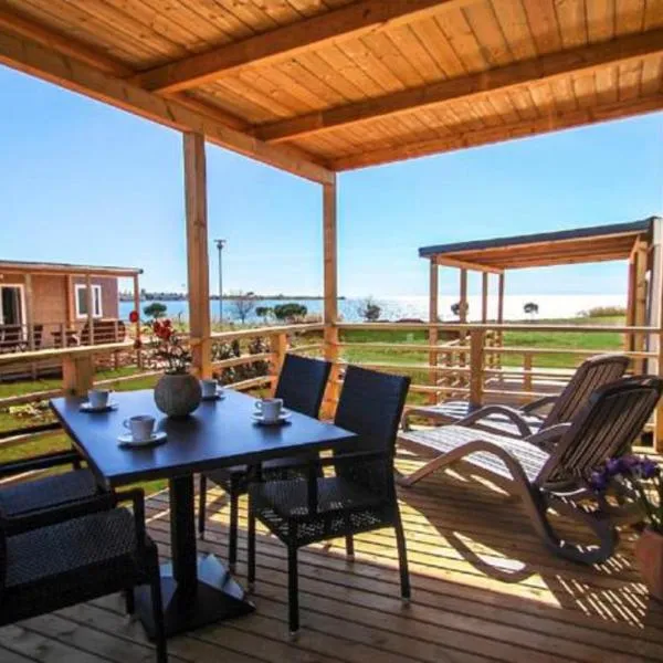 Holiday Mobile Homes Park Riviera, hotel v destinaci Novigrad – Istrie