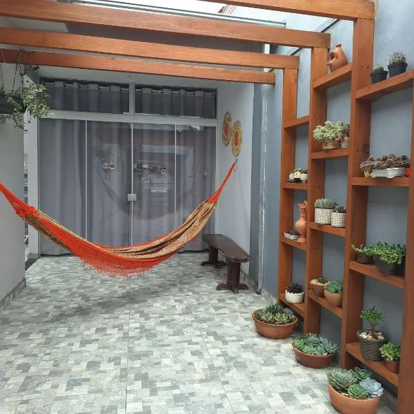 Kitnet com ar condicionado e banheiro externo, hotel v destinaci Capão Bonito