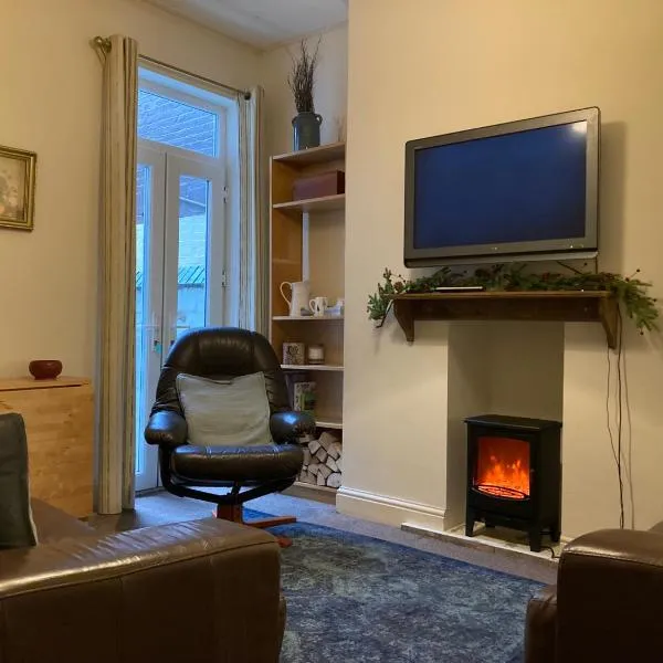 Cosy Victorian Home Near City Centre & LFC, hotel v destinaci Liverpool