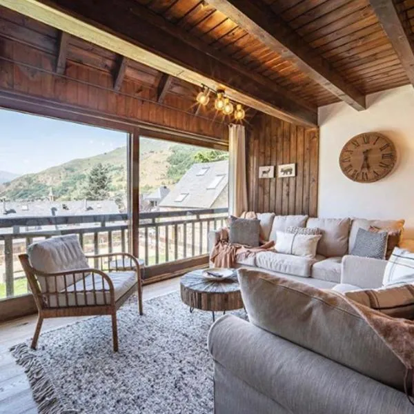 Casa Catania-Acogedora casa con impresionantes vistas-Chimenea-WIFI-Fibra Optica -5 SMART TV, hotel a Salardú