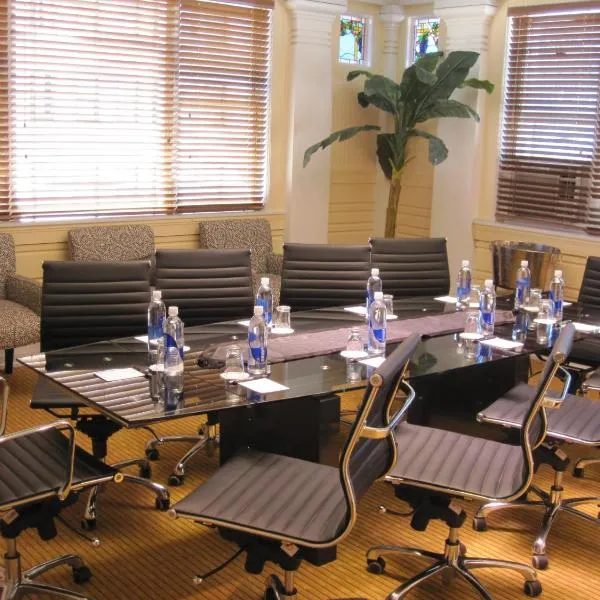 Executive Hotel Vintage Court photo 2