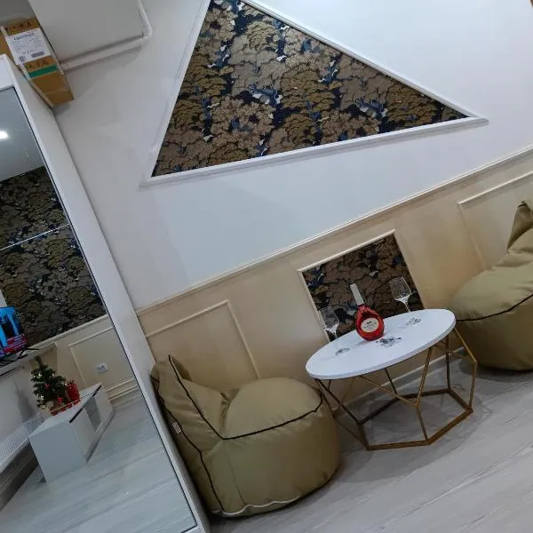 Lumière Lounge, hotel in Craiova