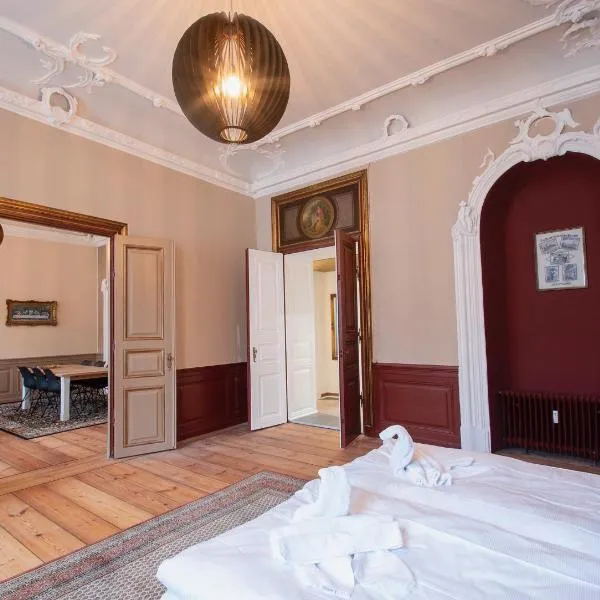 AHOI HOMES Royal Living - Innenstadt - Parkplatz, hotel in Flensburg