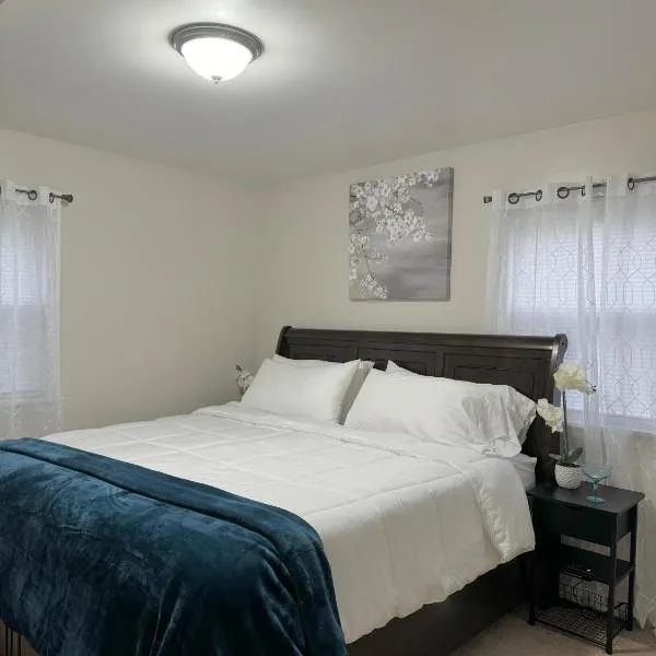 Beautiful 2 BDRM Ocean Inspired Oasis, hotel in Youngstown