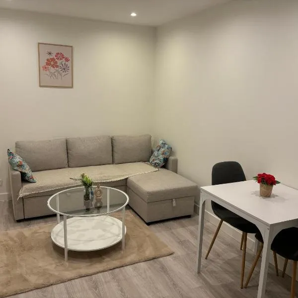 Drancy, spacieux hébergement, hotel v destinácii Drancy