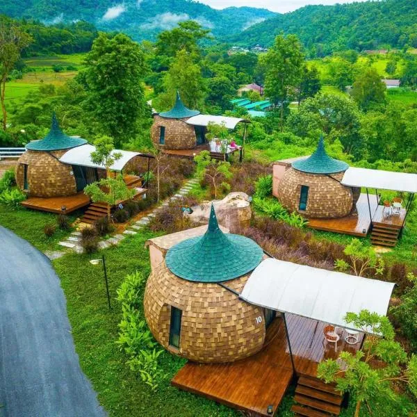 2Someplace Resort, hotel in Ban Pang Mung