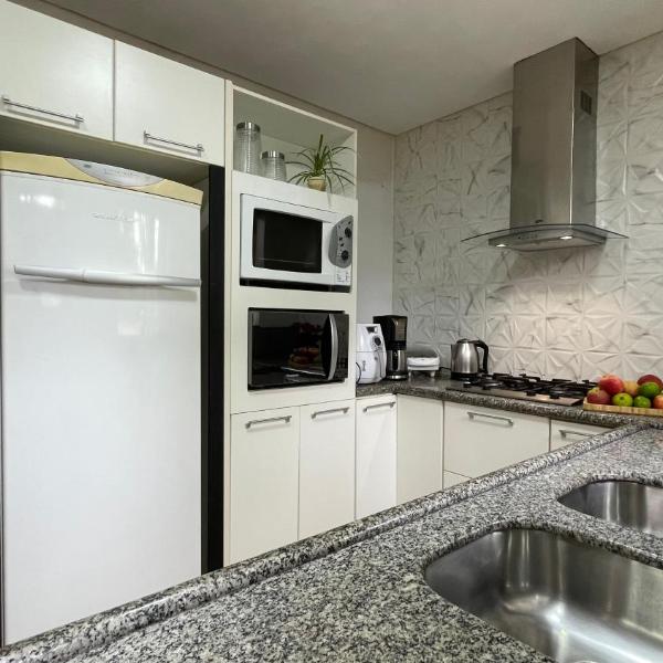 Apto todo climatizado a 5min da Vila Germânica, 3 quartos mais um quarto conjugado, berço e garagem - Foto 4