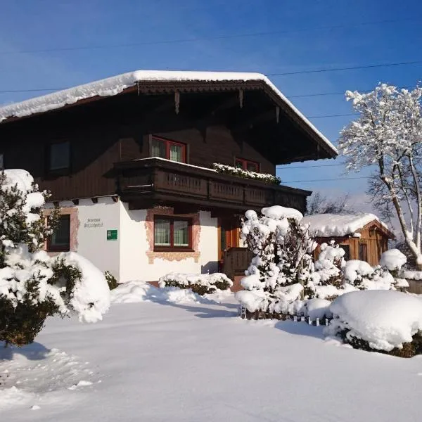 Schleicherhof IV, hotel v destinaci Strass im Zillertal