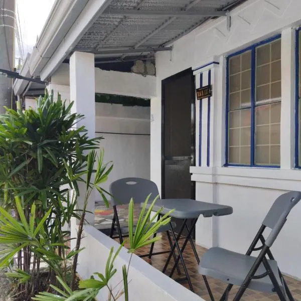 Laly's B8 cozy Vacation Townhouse, hotel v destinaci Olongapo