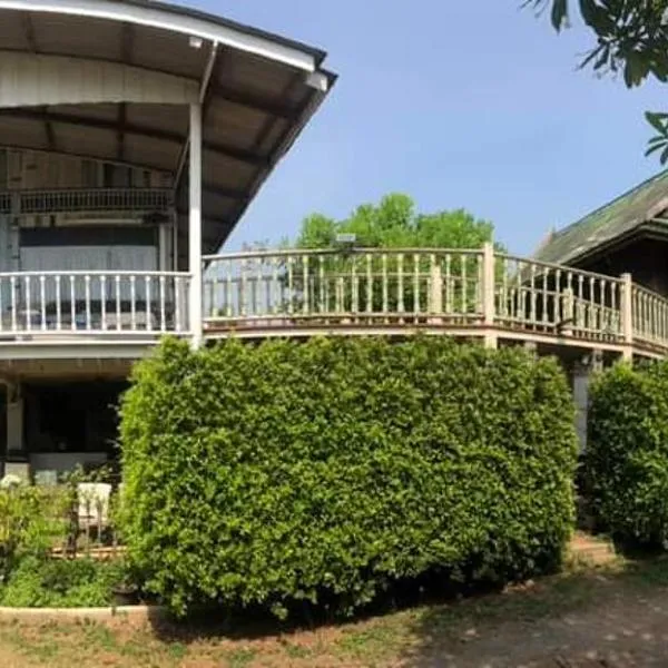 นิทานคำกลอน 2 Nithankumkon 2, hotel in Amphawa