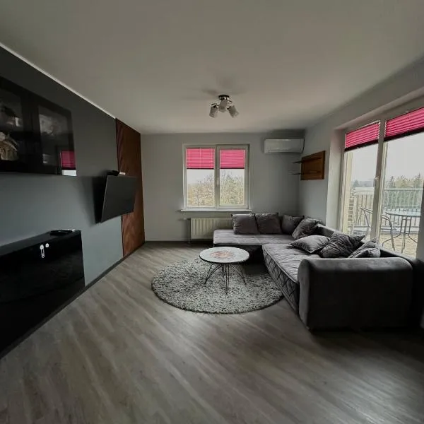 Penthouse in a heart of Adazi, hotel v destinaci Adaži