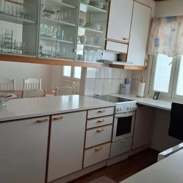 Omakotitalo, hotel v destinaci Sodankylä