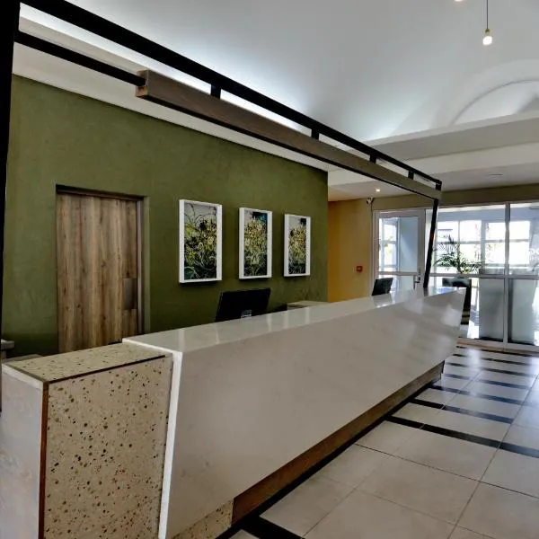 Town Lodge Bellville, отель в городе Белвилл