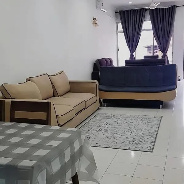 AMAN Homestay Senawang musliim only, hotel v destinaci Senawang
