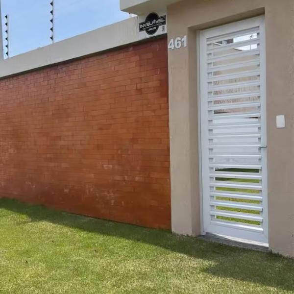 Casa duas quadras da Praia - Foto 2