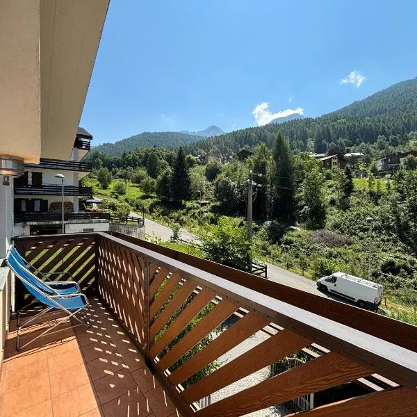 Ampio Trilocale sulle Piste della Magnolta, Deposito sci Gratuito, hotel di Aprica