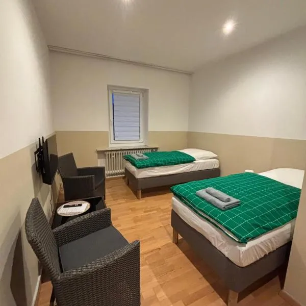 Doppelzimmer-TV-Bad- Kühlschrank-8, Hotel in Meine