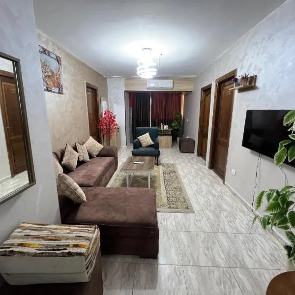 Luxury apartment Downtown Cairo (Central & Unique), hotel in Cairo