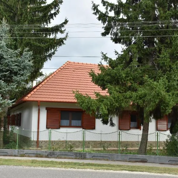 Rozália Vendégház, hótel í Pázmánd