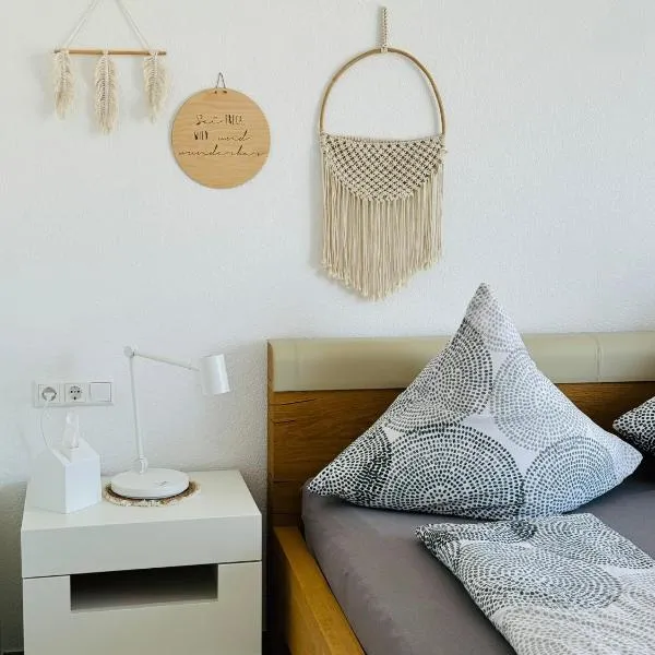 Haus am Wasserturm Gästezimmer in Schorndorf-Schlichten, hotel v destinaci Schorndorf