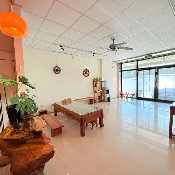 金色水岸 #台南運河電梯民宿#可包棟, hotel in Tainan