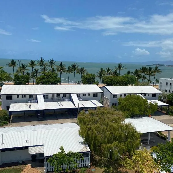 QCWA K P Units, hotel in North Ward
