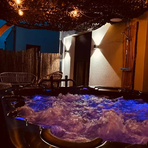 Pura Vida Spa - gîte avec spa extérieur couvert, hotel v destinácii Écaillon