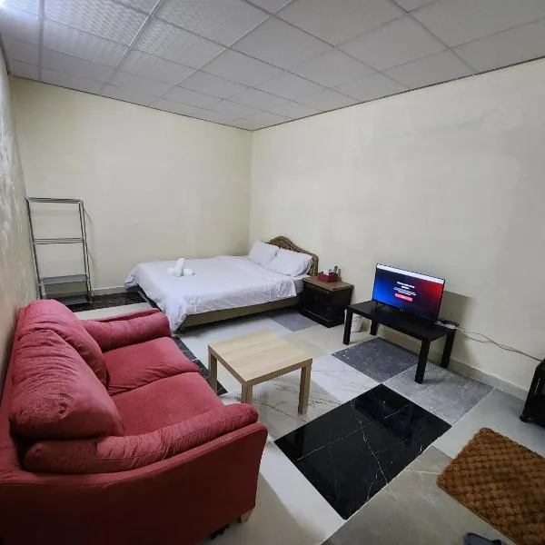 separate entrance room, hotel v destinaci Al Ajn