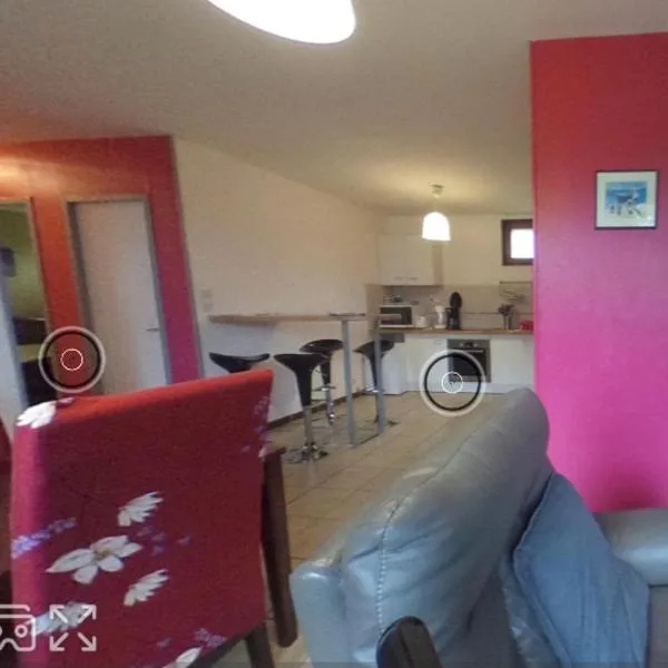 Maison 2Ch - 4 pers en Picardie parking gratuit - by La Source d'OrFée, hotel em Courcelette