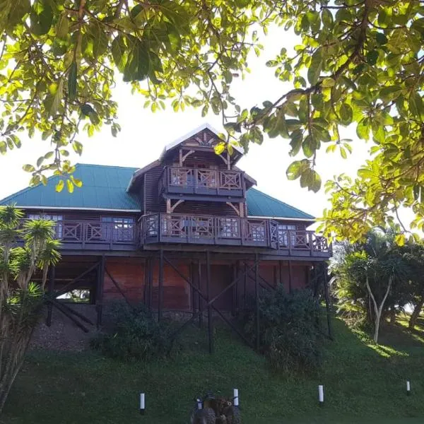 Wooden house lodge, hotel v destinaci KuGqangushe