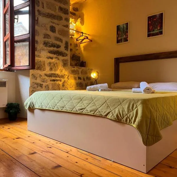 Old Town Homestel, hotel a Kotor