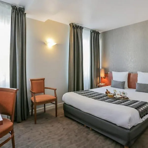 Logis Hôtel Le Pélican & son restaurant, hotel v destinaci Vernantes