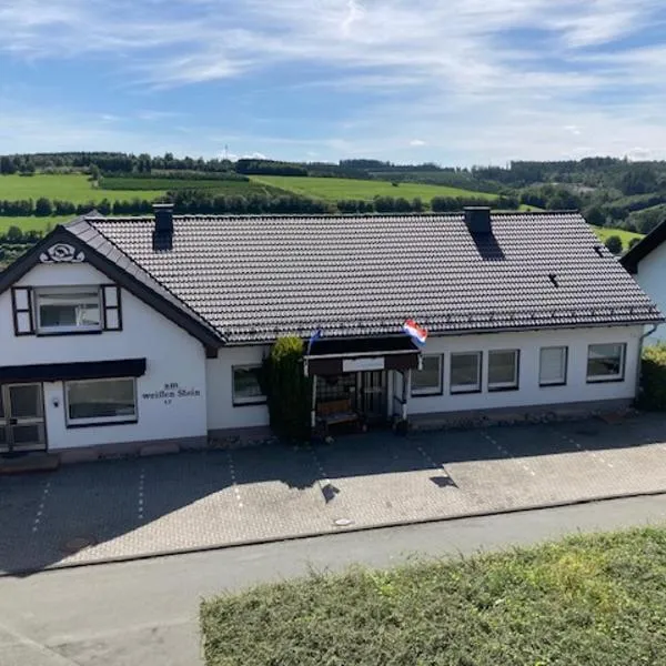Bed & Breakfast Weisser Stein, hotel v destinaci Schmallenberg