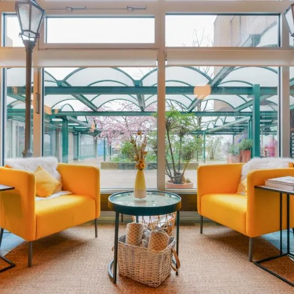 Hôtel du Grand-Pré, hotel v destinaci Marly-le-Grand
