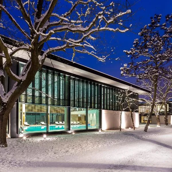 Eva Park Life & Spa, отель в Констанцин-Езёрна