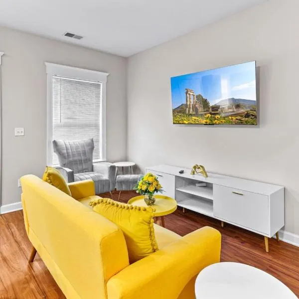 Stylish Cozy 2-BR Detroit, hotel in Detroit