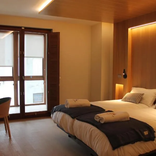 Viesnīca Hotel Miralrio Cacabelos pilsētā Kakabelosa