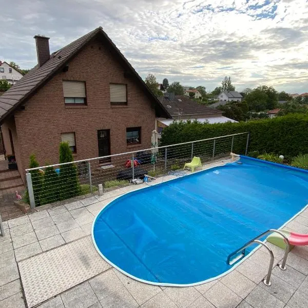 Haus mit Sauna, Garten und Pool，桑格豪森的飯店