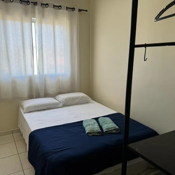 Apartamento com varanda, hotel in Lavras