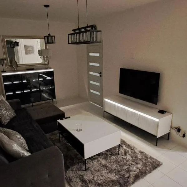 Luxury Apartmen by airport, hotel v destinaci Pardubice