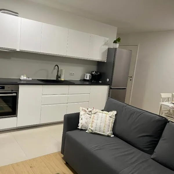 Cosy Candy Flat- with optional parking available at an extra cost,維也納的飯店