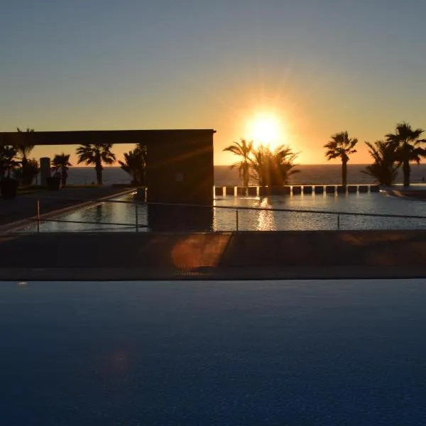 Capital Coast Resort And Spa, hotel em Pafos