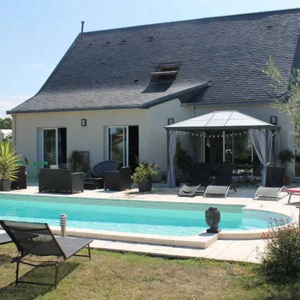 Le Champ De La Ferme, hotel in Parigné-le-Pôlin